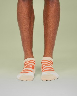 On |Men QC Performance Low Sock Socks Haze | Flame | GU79-M6SA