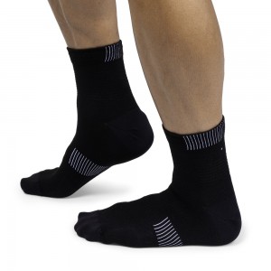 On |Men QC Ultralight Mid Sock Socks Black | White | HX51-A7XQ