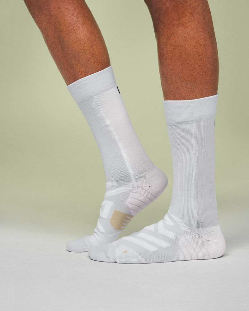 On |Men QC Performance High Sock Socks Glacier | Dew | OS64-T5DP