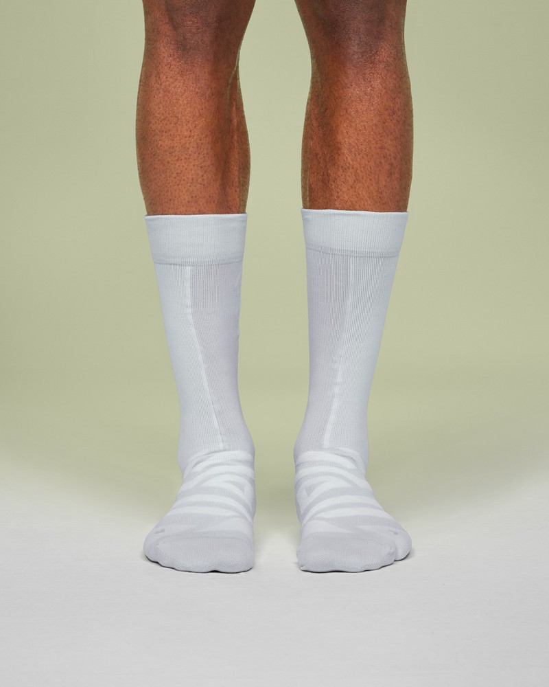 On |Men QC Performance High Sock Socks Glacier | Dew | OS64-T5DP