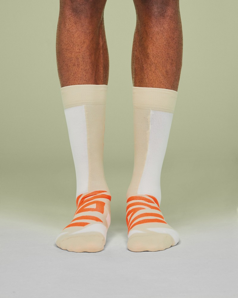 On |Men QC Performance High Sock Socks Haze | Flame | TM06-T5HI