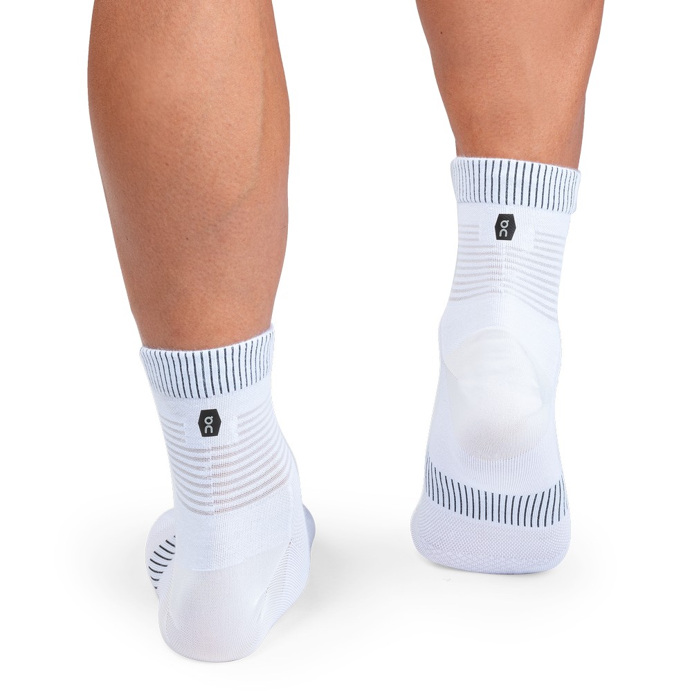 On |Men QC Ultralight Mid Sock Socks White | Black | EK14-O7UU