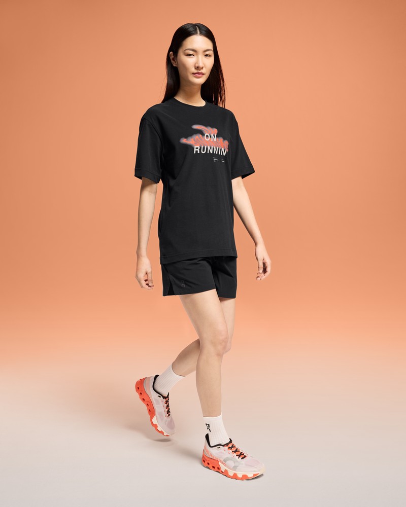 On |Women QC Club-T Flow Tops and T-shirts Black | SU60-T1YY