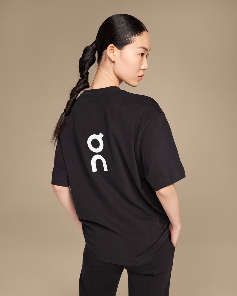 On |Women QC Club T Tops and T-shirts Black | TP63-K1CR