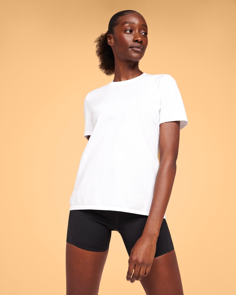 On |Women QC Cyclon-T Tops and T-shirts Undyed-White | NL63-U1EC