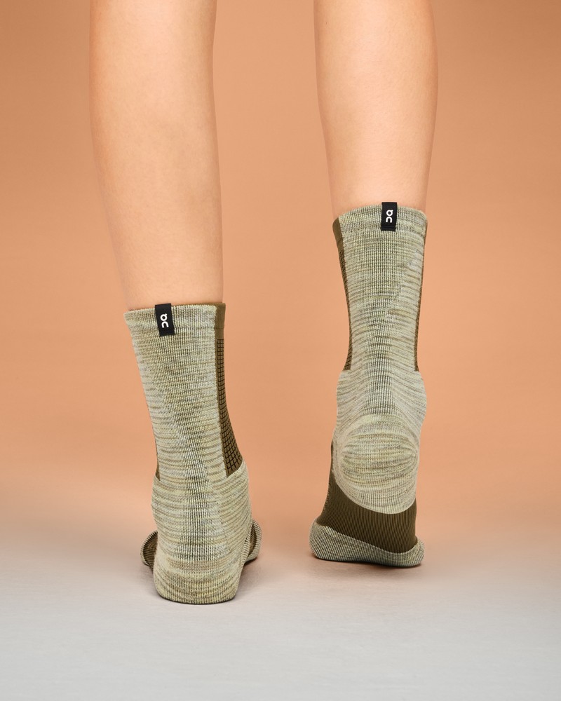 On |Women QC Explorer Merino Sock Socks Hunter | Safari | UT75-X3ET