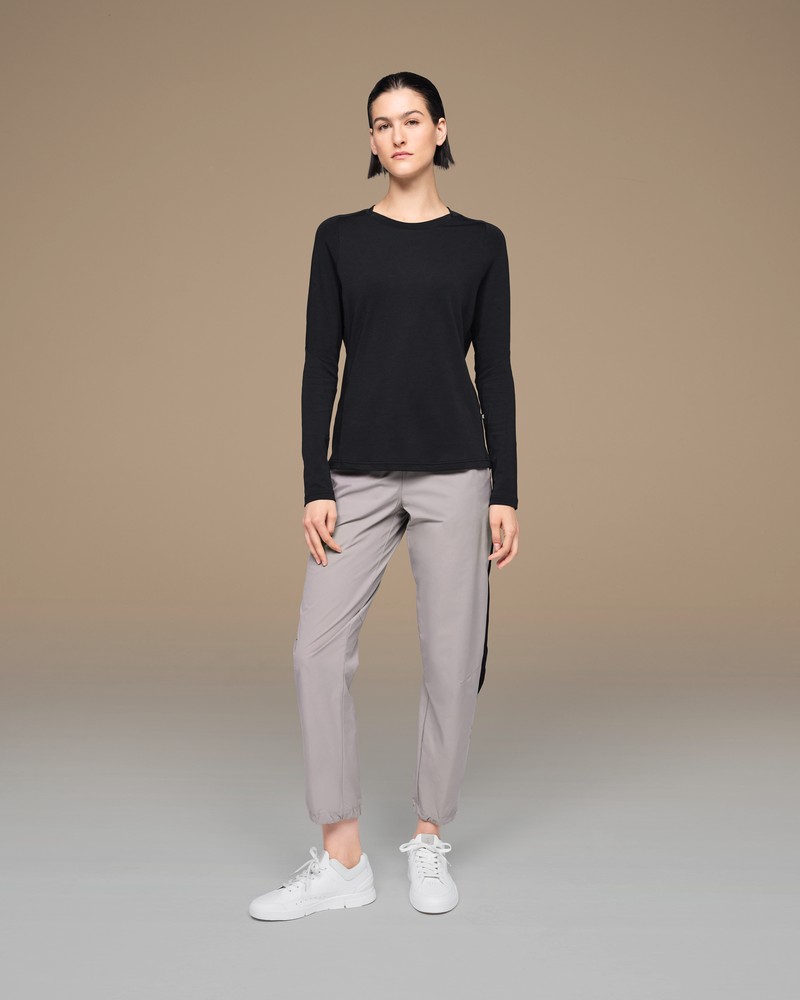 On |Women QC Focus Long-T Tops and T-shirts Black | LE21-Z6QW