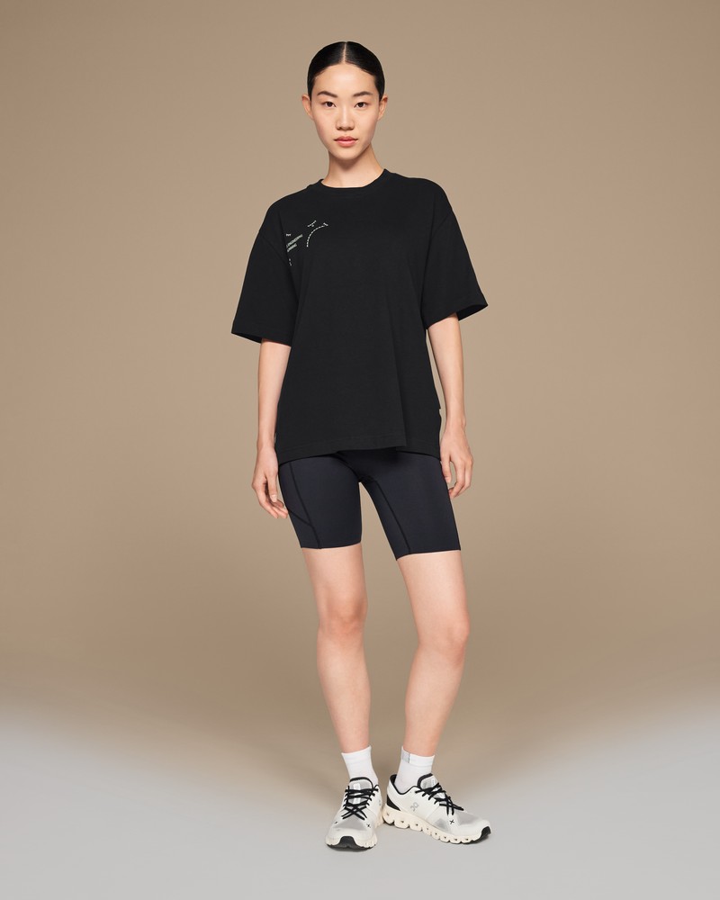 On |Women QC Graphic Club T Tops and T-shirts Black / Creek | KG30-W6DM