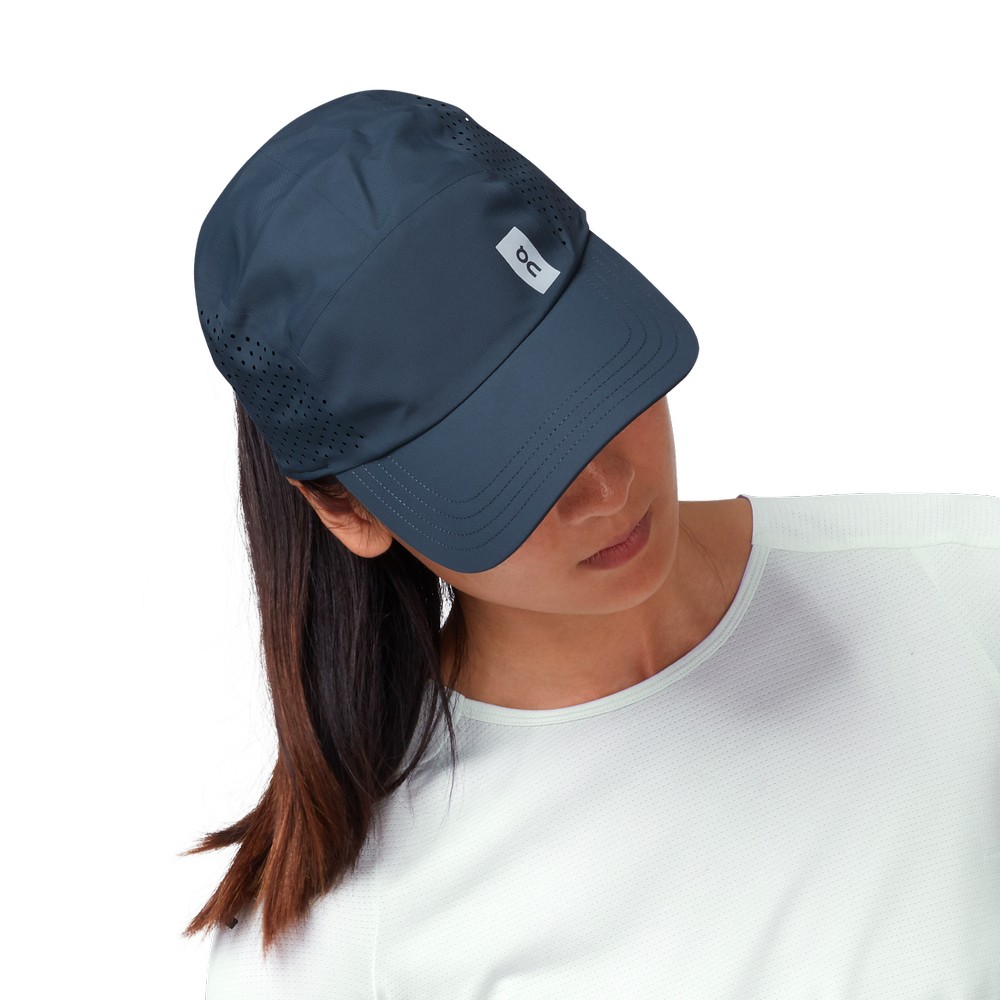 On |Women QC Lightweight Cap Headwear Navy | HV40-L4SB