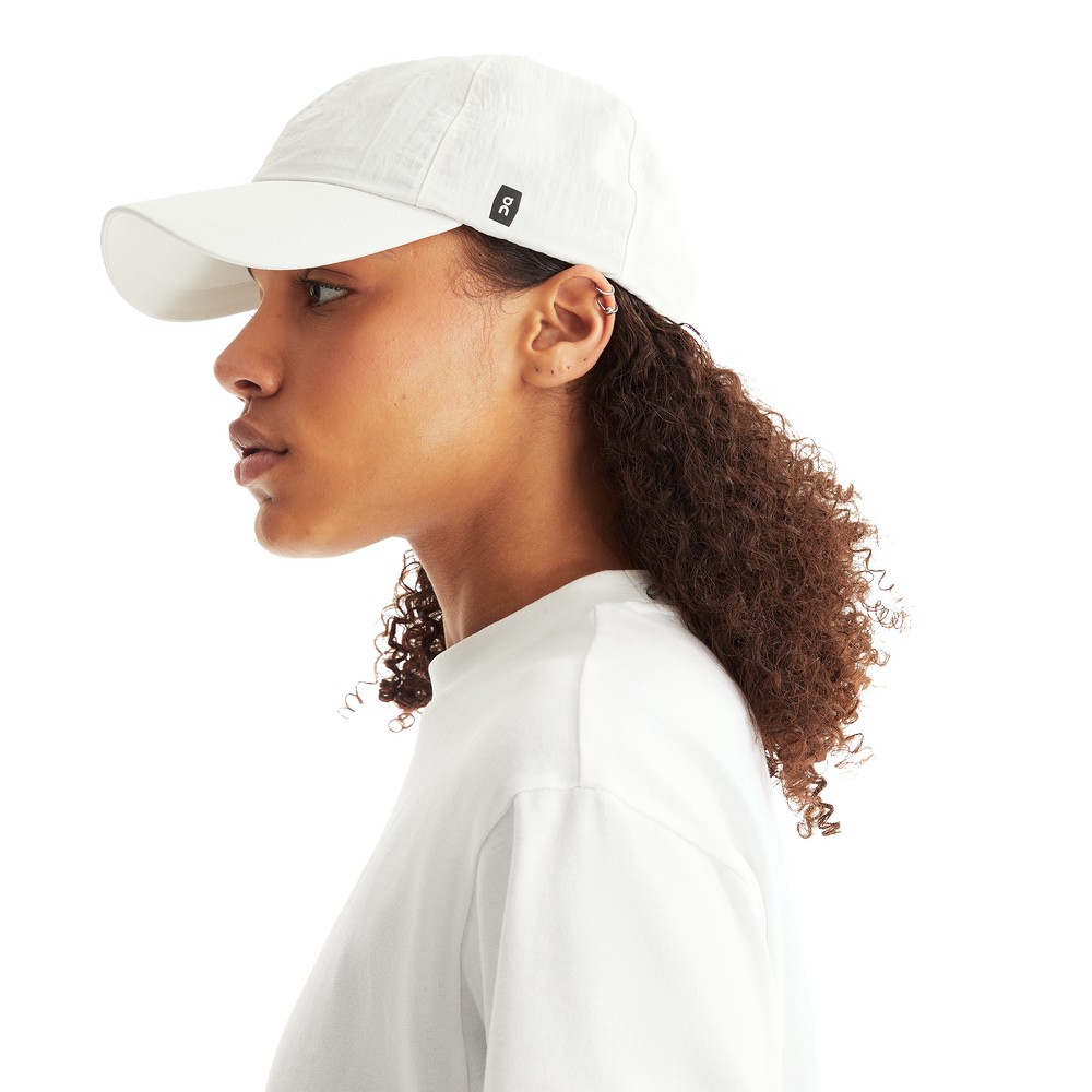 On |Women QC On Cap Headwear White | MW22-N1SL