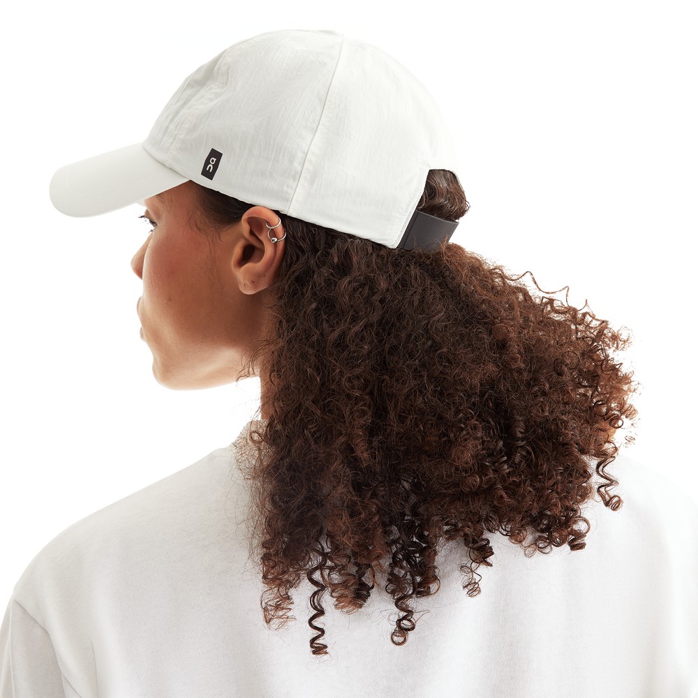 On |Women QC On Cap Headwear White | MW22-N1SL