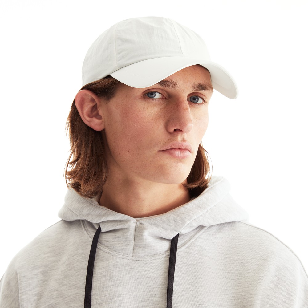 On |Women QC On Cap Headwear White | MW22-N1SL