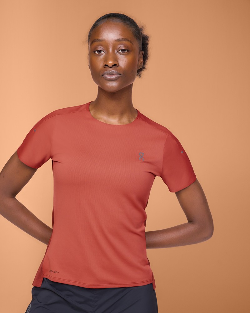 On |Women QC Performance-T Tops and T-shirts Auburn / Ruby | XR84-B7MC