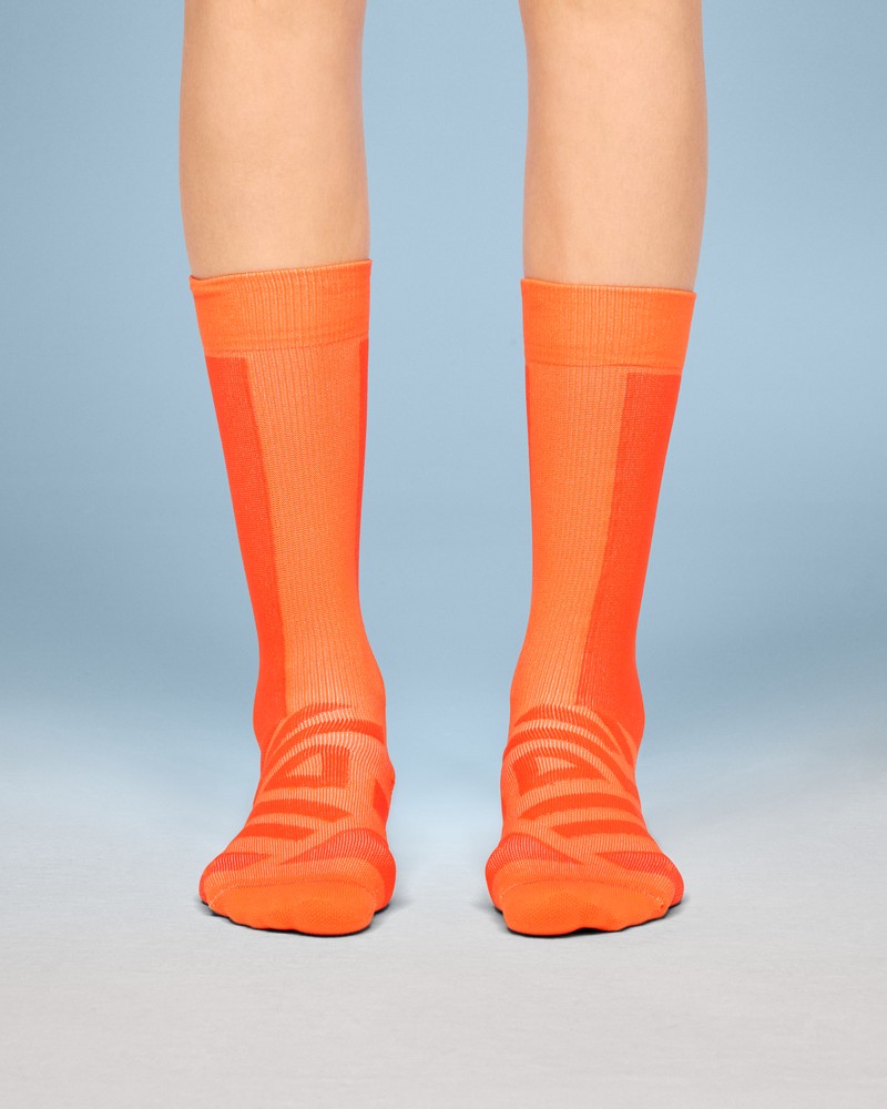 On |Women QC Performance High Sock Socks Flame | Spice | BS67-T1YZ