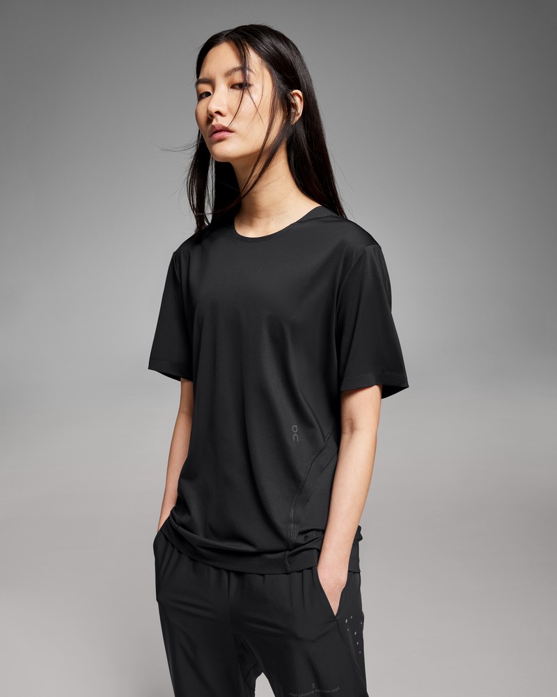 On |Women QC Running-T PAF Tops and T-shirts Black | KL43-A2AD