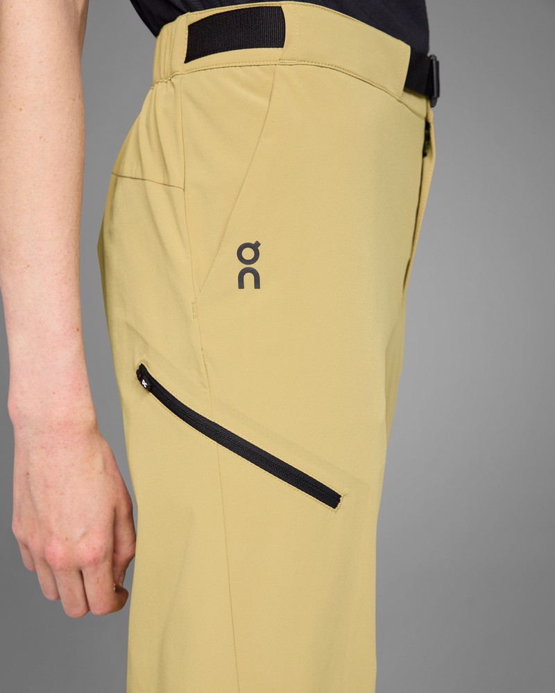 On |Women QC Trek Pants Pants Safari | XF67-F9SM